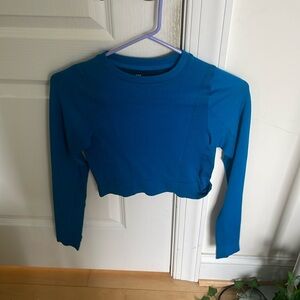 Thick long sleeve crop top